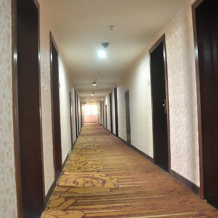 Hua Du Hotel Guilin Bagian luar foto